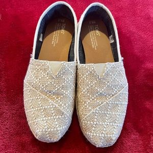 TOMS slip on women’s shoes size 8.5